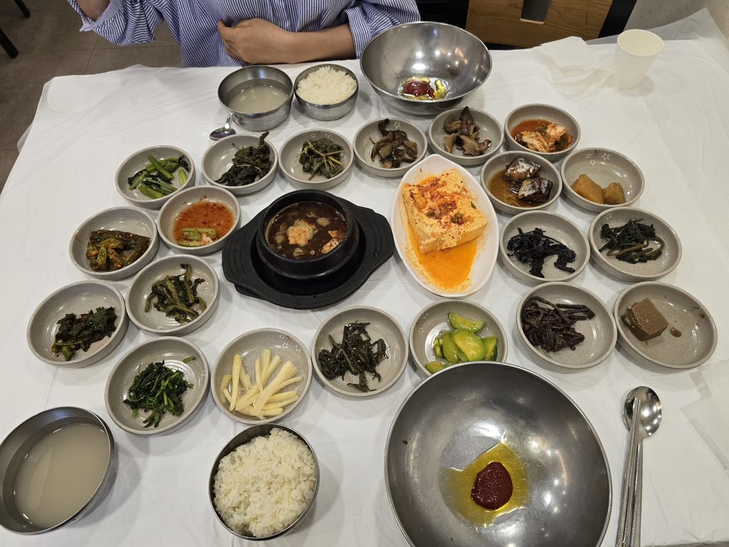 산채백반 산채비빔밥 상차림 나물19가지